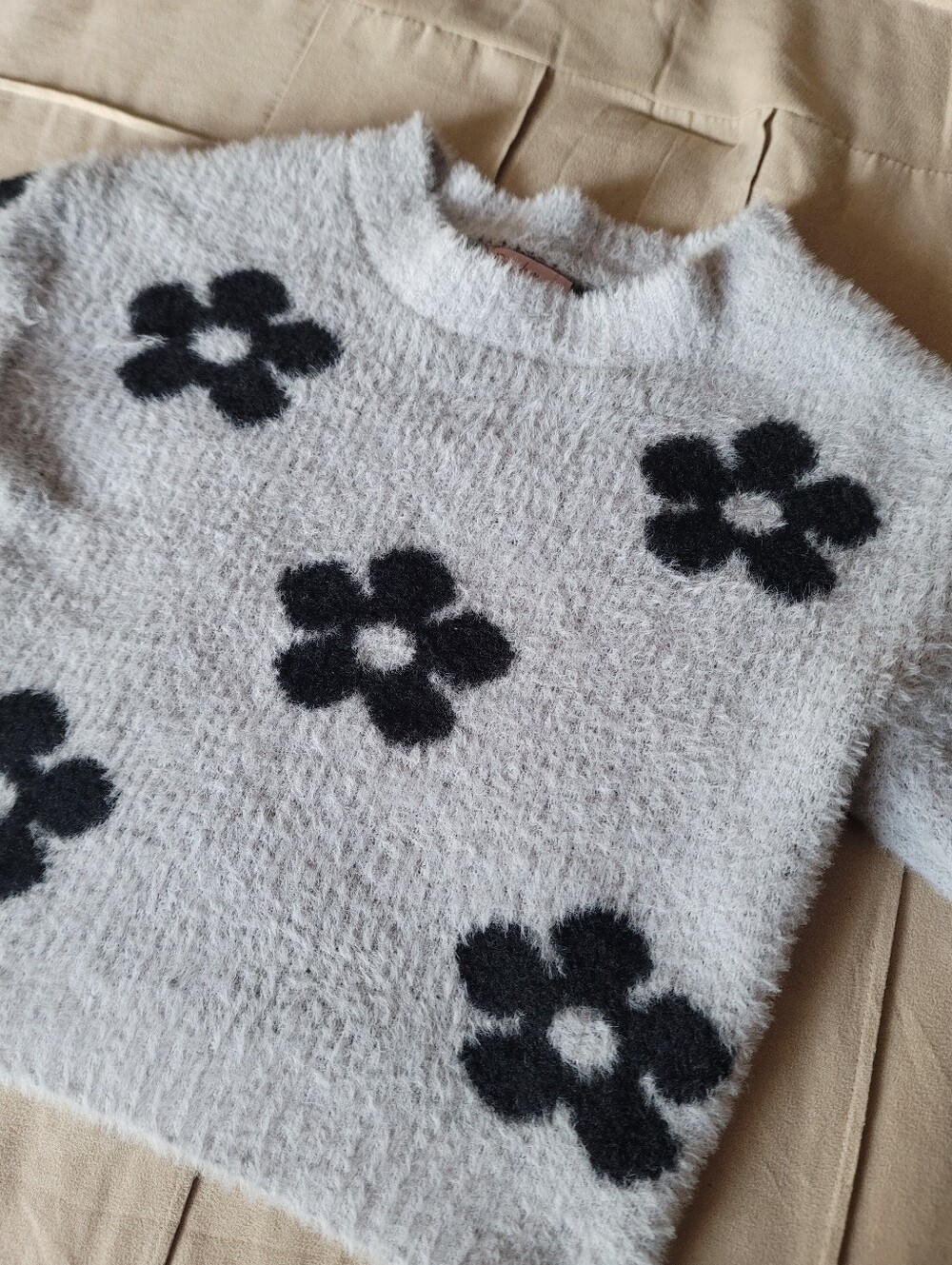 PAISLEY LANE Fuzzy Floral Sweater, Size 8